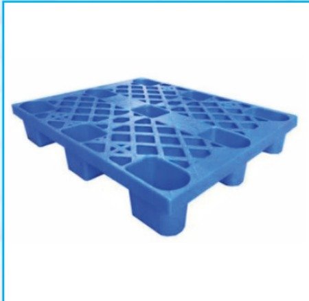 pallet-nhua-xanh-chan-coc-01