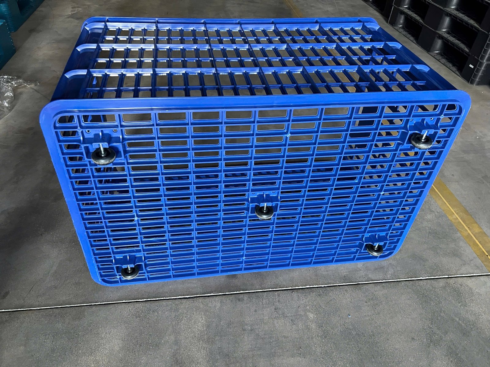 5L 5-wheel basket 771x494x446.5